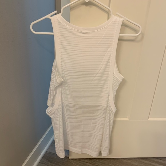 Lululemon Sheer muscle tank nwot - Picture 4 of 4